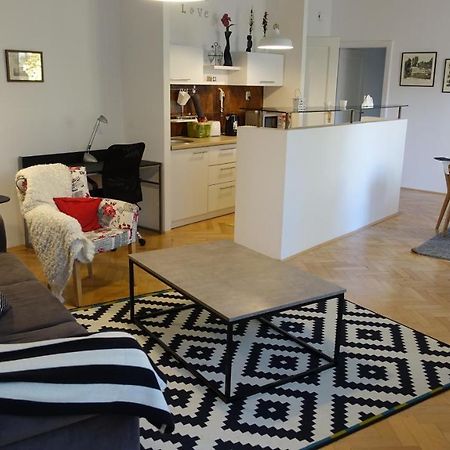 The Riverside Apartment - Downtown Saraybosna Dış mekan fotoğraf