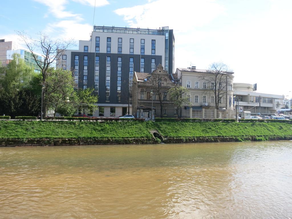 The Riverside Apartment - Downtown Saraybosna Dış mekan fotoğraf