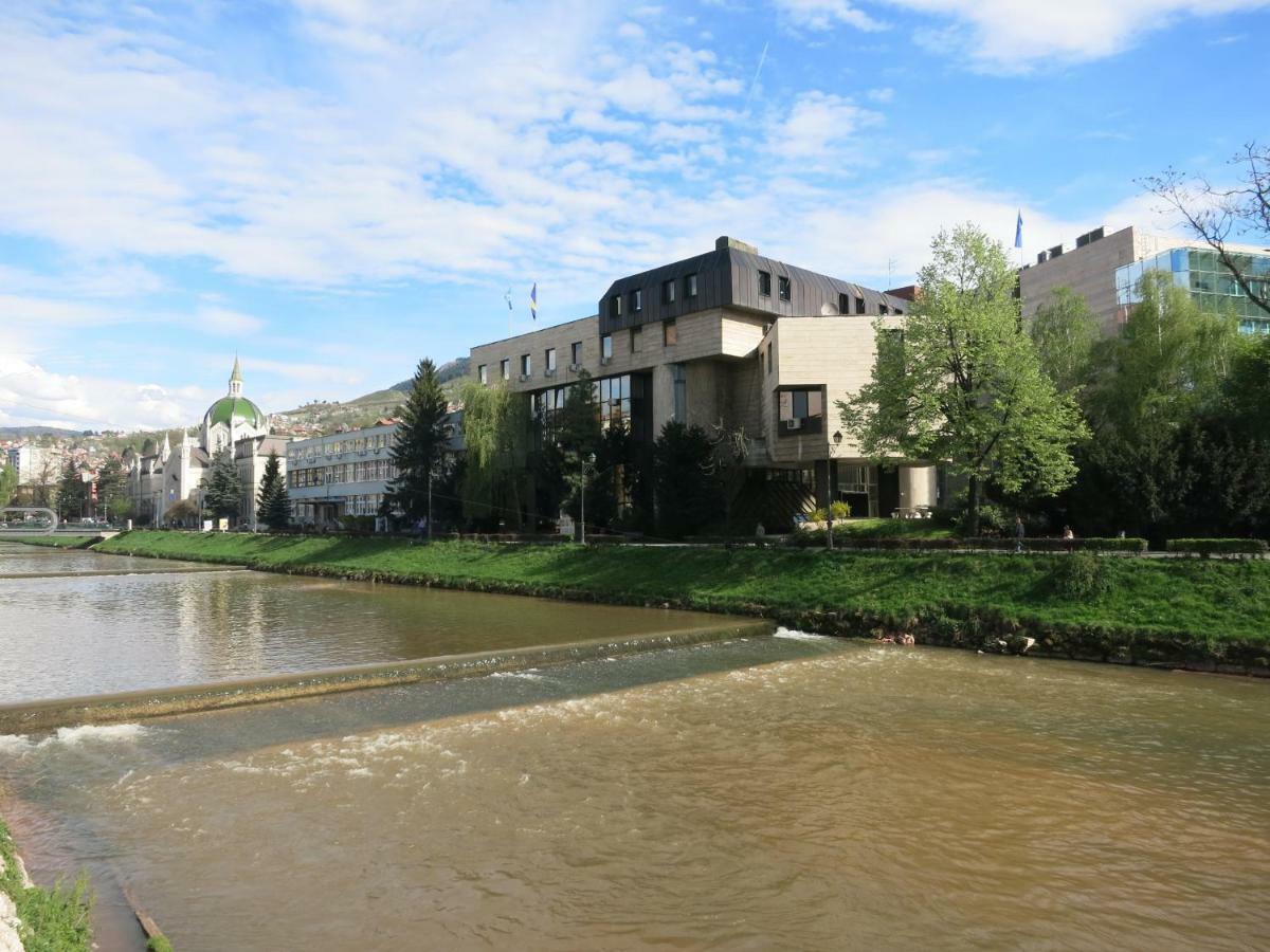 The Riverside Apartment - Downtown Saraybosna Dış mekan fotoğraf